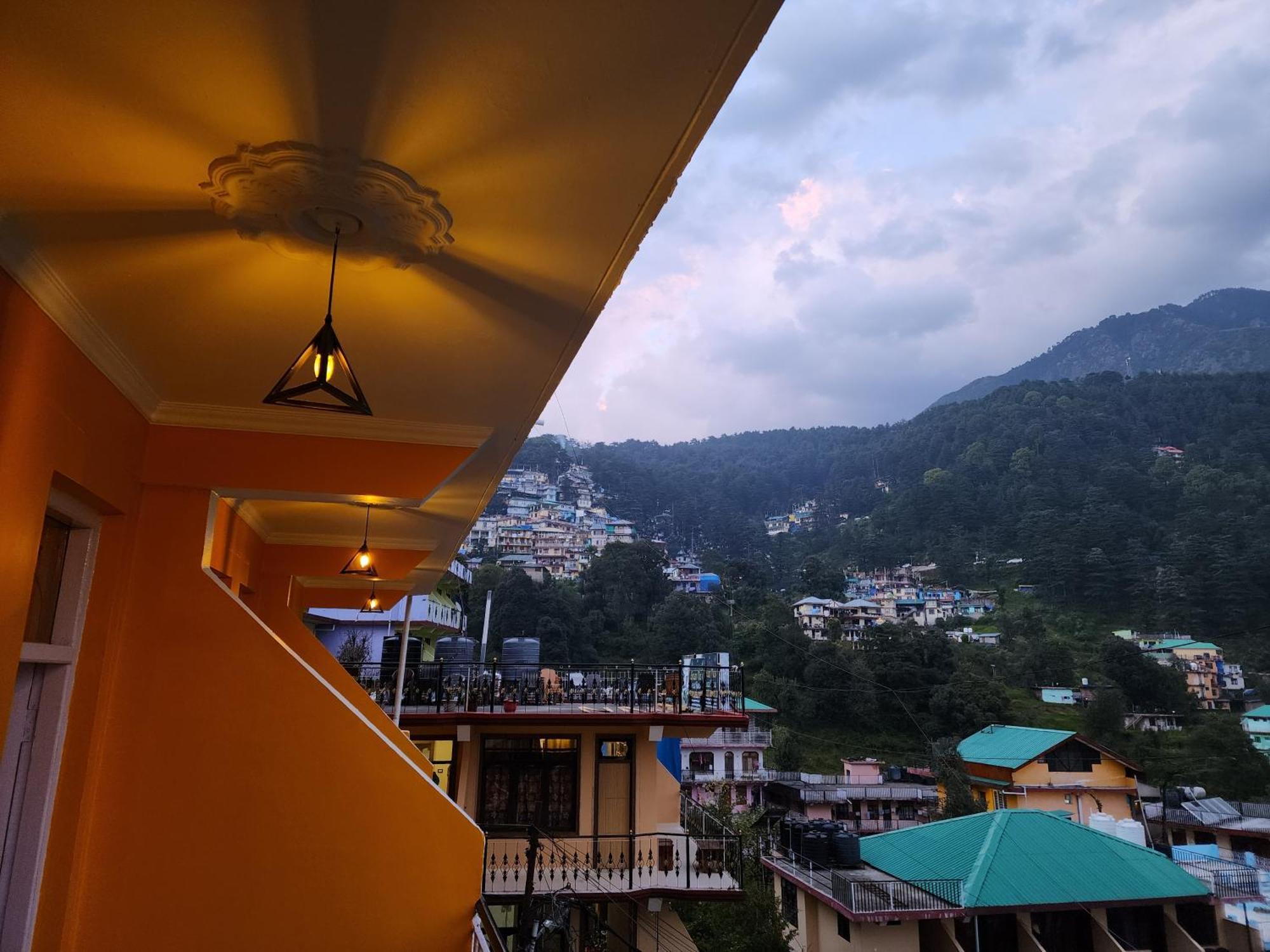 The Bougainvillea, Mcleodganj Дармсала Экстерьер фото
