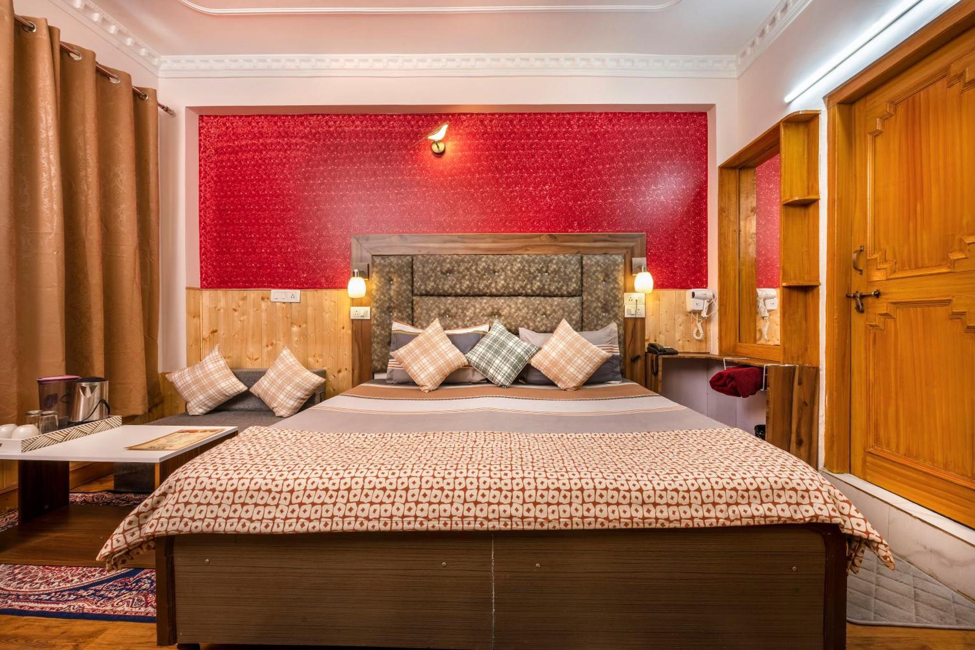 The Bougainvillea, Mcleodganj Дармсала Экстерьер фото